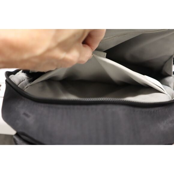 Baggallini Women's O/S Black Naples Convertible Sling Bag Backpack - Picture 6 of 16